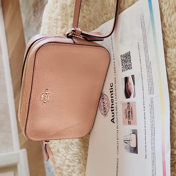 Gorgeous Coach Blush Pebbled Leather Mini Camera Crossbody Bag 🩷📷 - Picture 13 of 16